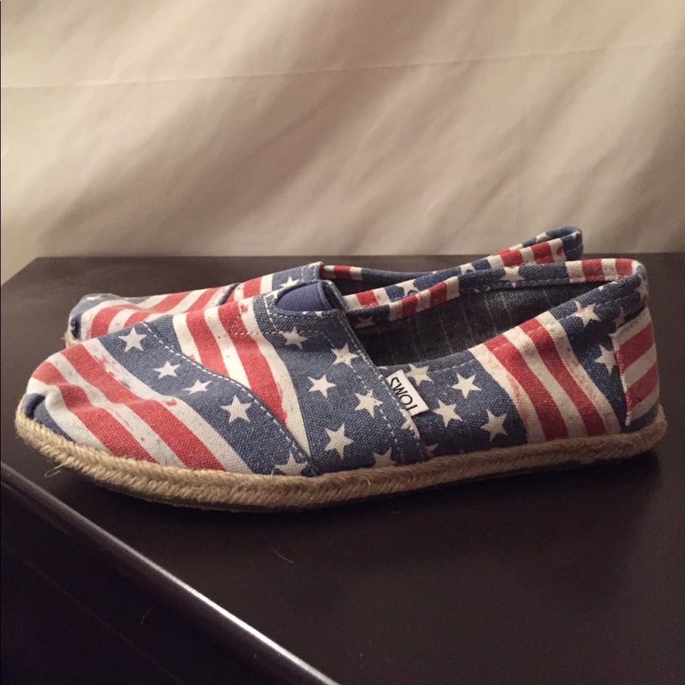 TOMS Size 8 American Flag shoes